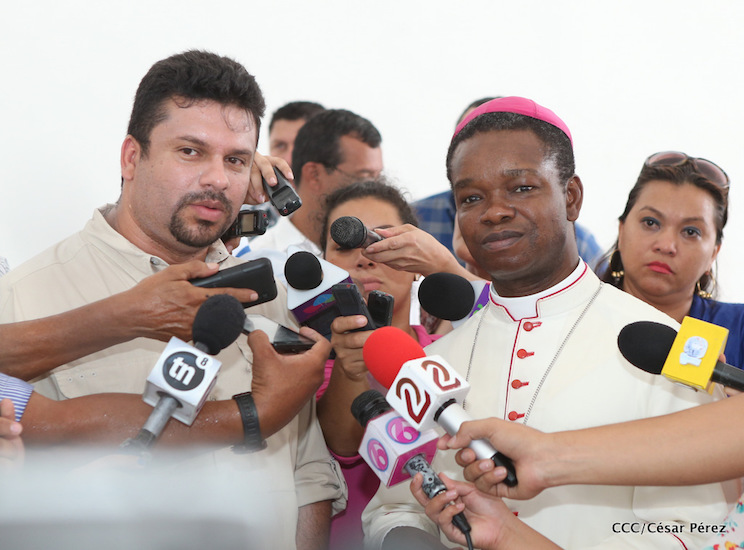 Nuncio Apost&oacute;lico recorre avances de Museo San Juan Pablo II